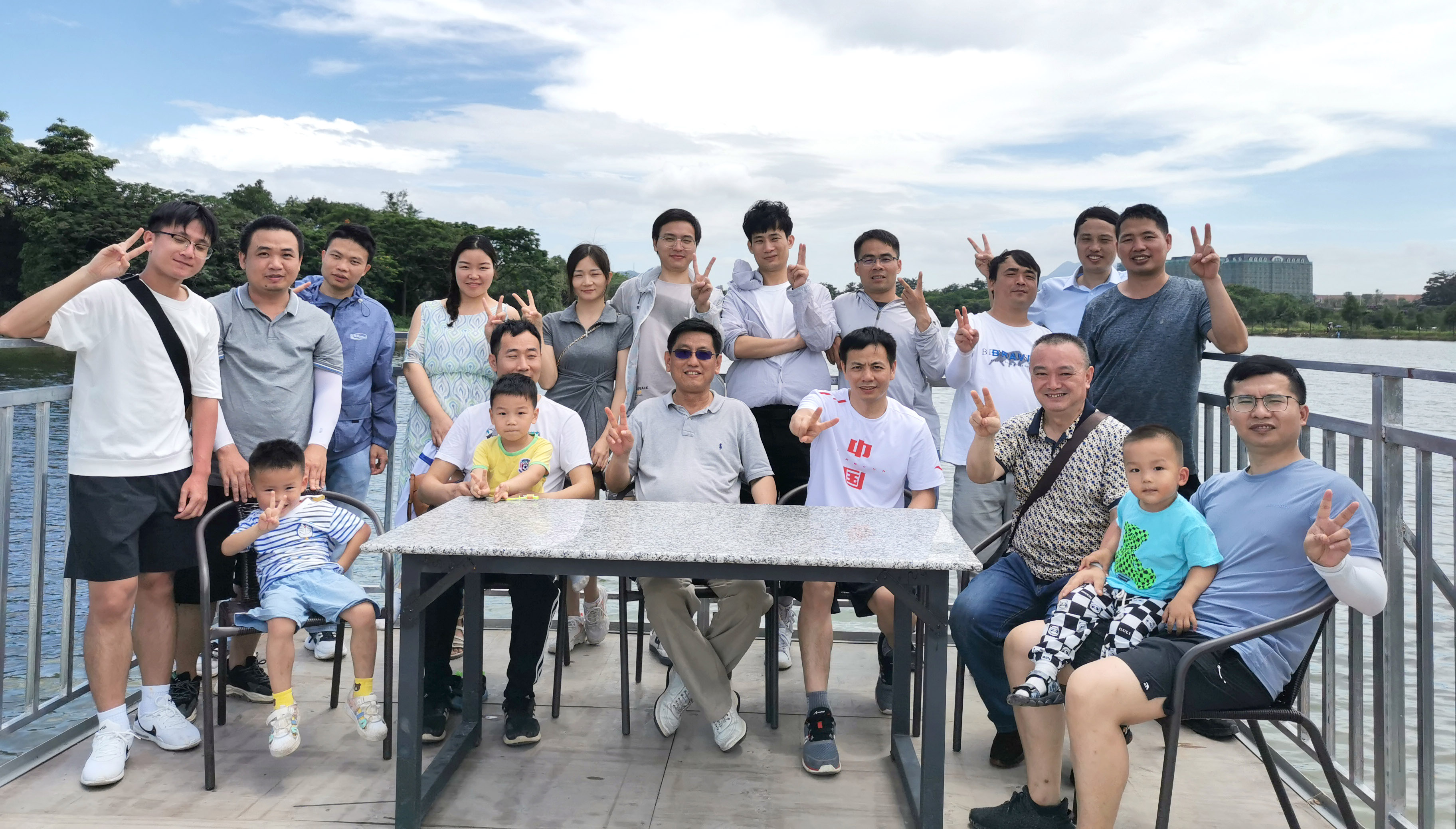 2022年5月釣趣橫生·歡樂無限——j9娛樂科技組織員工垂釣團建活動     2022年5月29日